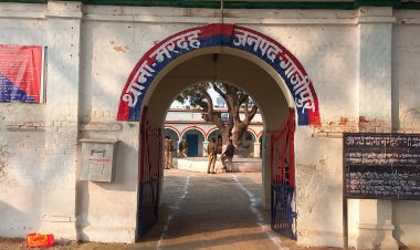 कोटेदार के मनमानी पर भड़के ग्रामीण