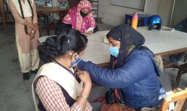 सीएचसी बिलारी द्वारा 15-18 वर्ष के छात्रों को दी गई वैक्सीन