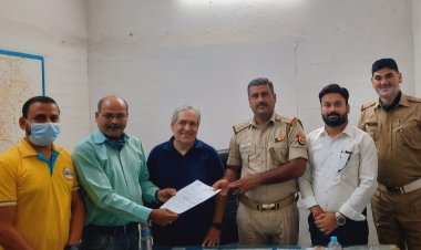 डीसीपी ट्रैफिक से नेफोवा की माँग - ग्रेटर नॉएडा वेस्ट में ट्रैफिक व्यवस्था सुदृढ़ करें