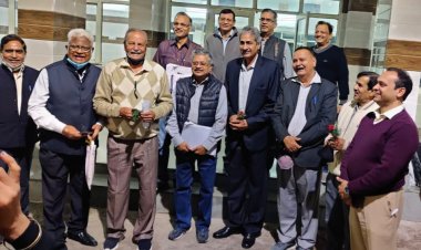 नोएडा : आरडबल्यूए-23 का चुनाव संपन्न एमपी शर्मा बने अध्यक्ष - महेश सक्सेना बने महासचिव