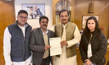 सांसद को पीएम के नाम ज्ञापन देकर रजिस्ट्री कराने की मांग की नेफोमा ने