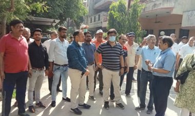 सेक्टर 23 में प्राधिकरण द्वारा सफाई गिरी का आयोजन