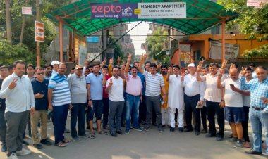 महादेव अपार्टमेंट में प्राधिकरण अधिकारियों ने सुनी समस्याएं