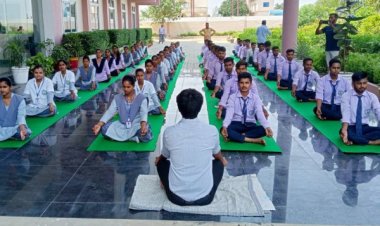 मां सरस्वती पैरामेडिकल कालेज मे मनाया गया अंतराष्ट्रीय योग दिवस