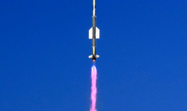 डीआरडीओ और भारतीय नौसेना ने कम दूरी की सतह से हवा में मार करने वाली वर्टिकल लॉन्च मिसाइल का ओडिशा तट से सफलतापूर्वक उड़ान परीक्षण किया