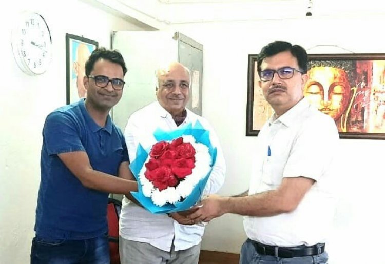 डिप्टी कमिश्नर से मिलकर व्यापारी की समस्याओं से कराया अवगत