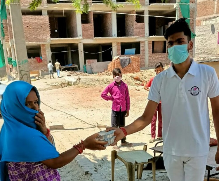 जरूरतमंद मजदूर परिवारों को पौष्टिक भोजन उपलब्ध करा रहीं है दददा फाउंडेशन