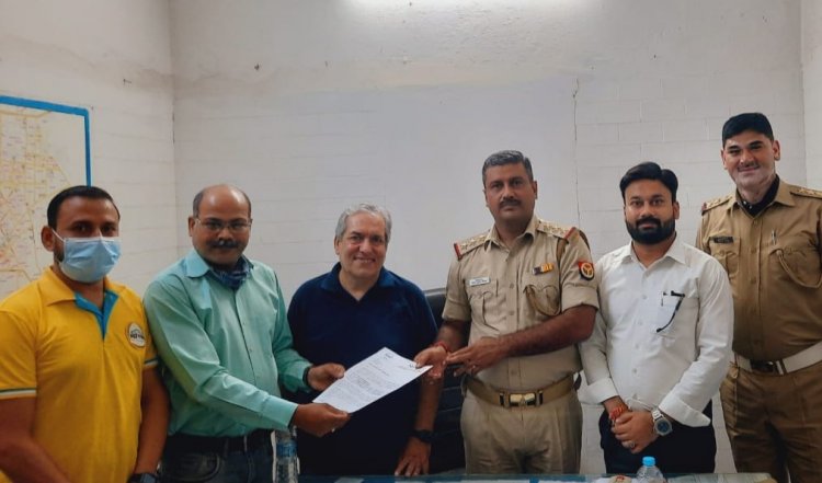 डीसीपी ट्रैफिक से नेफोवा की माँग - ग्रेटर नॉएडा वेस्ट में ट्रैफिक व्यवस्था सुदृढ़ करें