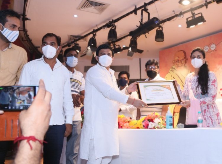स्वच्छता में रोहिल्लापुर गांव को नोएडा के 81 गांवों में द्वितीय स्थान प्राप्त हुआ