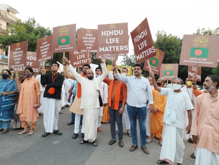 इस्कॉन के विरोध प्रदर्शन में हिन्दु युवा वाहिनी के साथ अन्य संस्थाओं ने भी दिया समर्थन