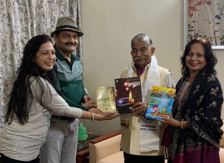 अरूणाचल प्रदेश के राज्यपाल डॉ.बी डी. मिश्रा को अणुव्रत पत्रिका भेंट…