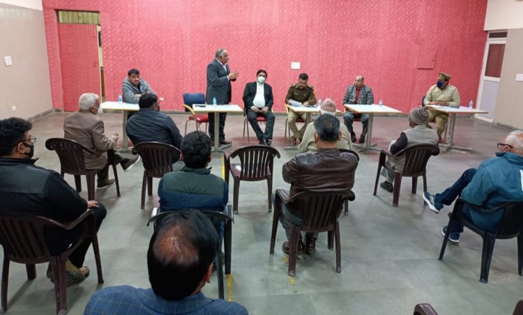 आरडब्ब्ल्यूए-50 ने की पुलिस के साथ विभिन्न समस्याओ पर चर्चा