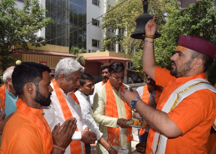 उत्तर प्रदेश उद्योग व्यापार मंडल ने किया हनुमान चालीसा पाठ