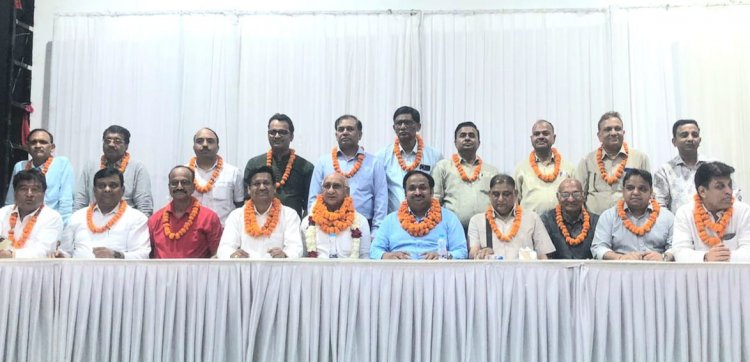 सुरेश गुप्ता बने अग्रवाल मित्र मंडल के अध्यक्ष
