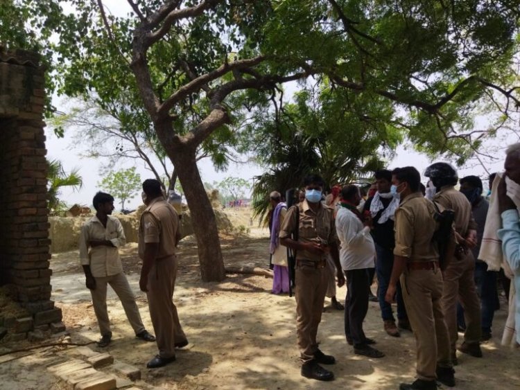 धर्मांगतपुर मे भूसे मे मिला शव, पुलिस जांच मे जुटी