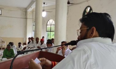 अरे यह क्या गाजीपुर में सपा कार्यालय पर खड़ी गाड़ियों का हुआ चालान