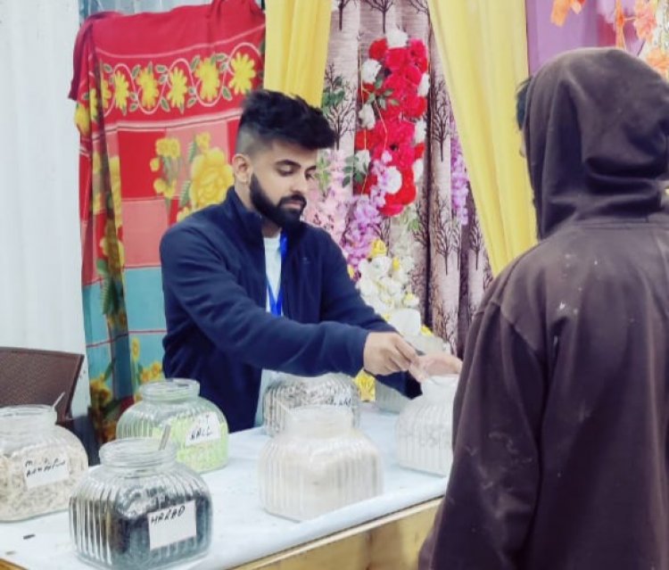 नोएडा से अमरनाथ पहुंचे श्रद्धालु, चलाई लंगर सेवा