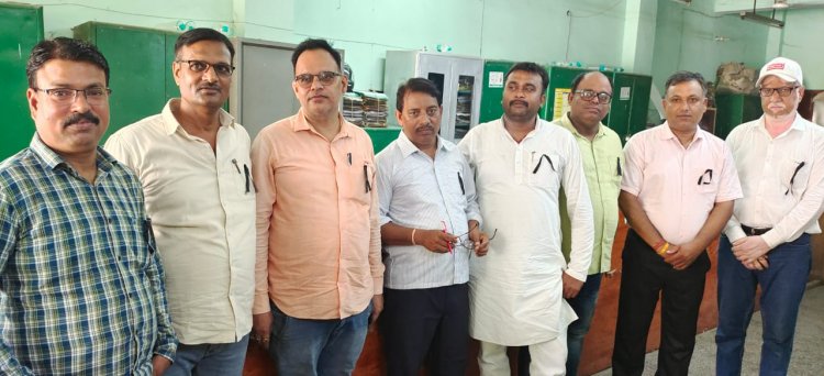 स्थानांतरण मे हुई लापरवाही पर करेंगे धरना-प्रदर्शन- दुर्गेश