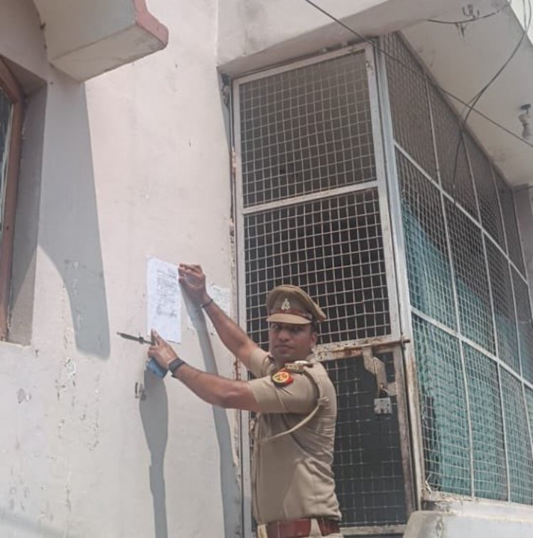 विधायक अब्बास अंसारी के घर नोटिस चस्पा