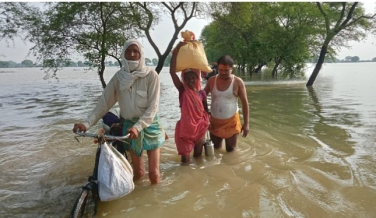 गंगा का जलस्तर बढ़ा,  लोग गांव छोड़ने को मजबूर