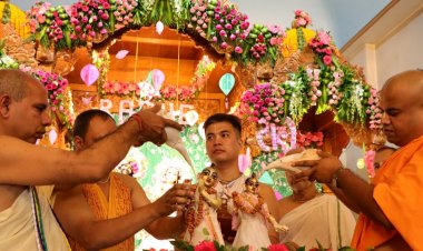 इस्कॉन मंदिर नोएडा में धूमधाम से मनाया गया राधारानी का जन्मोत्सव