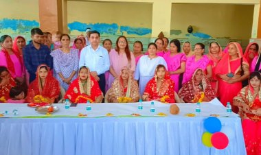 आंगनबाड़ी केन्द्रों पर हुआ गोद भराई कार्यक्रम