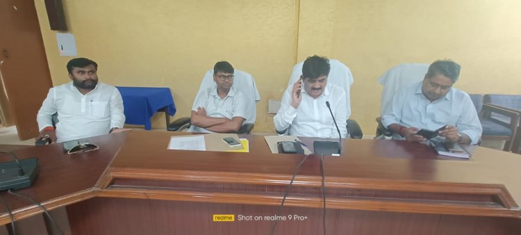 विकास भवन की समस्याओं को लेकर हुआ बैठक संपन्न
