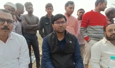 बिरनो क्षेत्र मे बंद मिला सामुदायिक शौचालय, सचिव पर गिरी गाज