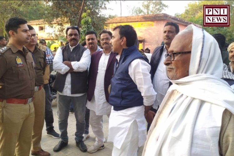 मनिहारी ब्लॉक परिसर में जमकर उड़ा कुर्सी,  हुआ धक्का-मुक्की