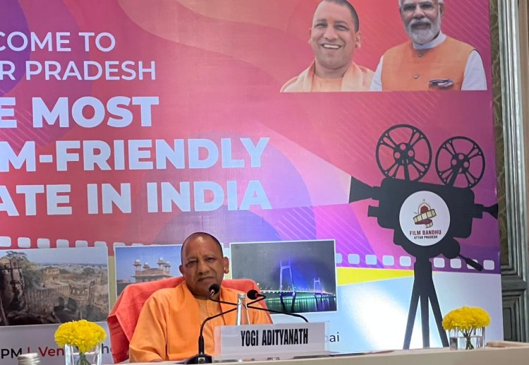 मुंबई में फिल्मी सितारों से मिले योगी आदित्यनाथ