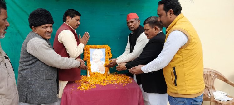 सत्य और अहिंसा के उपासक थे महात्मा गांधी