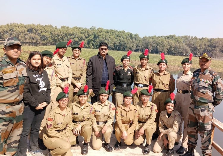 सूरजपुर वैटलेण्ड एवं ओखला पक्षी विहार में इस वर्ष की थीम IT's time for wetland restoration के क्रम में नेचर एवं वर्ड फैस्टिवल का हुआ आयोजन