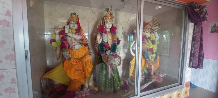 अराजक तत्वों ने राधा-कृष्ण मंदिर मे लगे कृष्ण की मुर्ति को किया खंडित