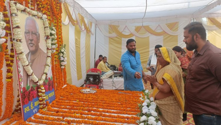 पुर्व प्रमुख के पिता के निधन पर माहौल हुआ गमगीन