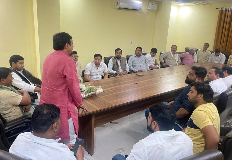 भाजपा किसान मोर्चा नोएडा महानगर की जिला कार्यालय पर आगामी कामकाजी कार्यक्रम बैठक संपन्न हुई