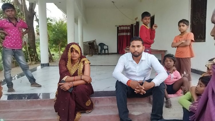 ससुराल के चौखट पर धरने बैठ गई दुल्हन