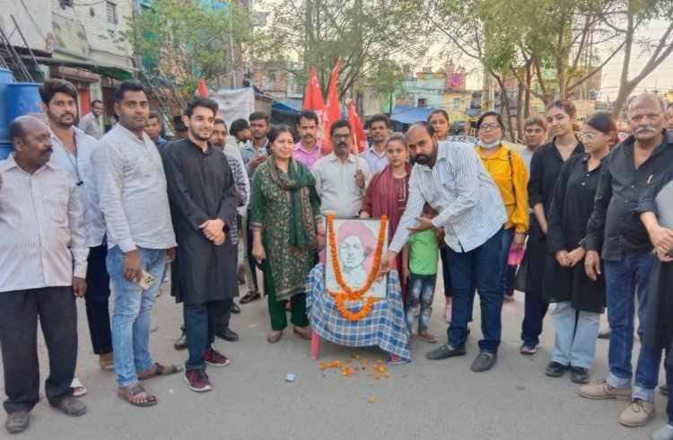 सीटू कार्यकर्ताओं ने क्रांतिकारी भगत सिंह, सुखदेव, राजगुरु का शहादत दिवस मनाया नुक्कड़ नाटक व सभा का किया आयोजन