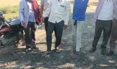 जखनिया विधायक की तर्ज पर ग्रामीण ने भी उखाड़ दी नवनिर्मित सड़क