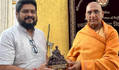 निर्देशक ओम राउत ने आचार्य स्वामी अवदेशानंद गिरि का लिया आशीर्वाद