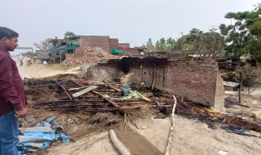 अज्ञात कारणों से झोपड़ी में लगी आग हजारों का सामान जलकर हुआ राख