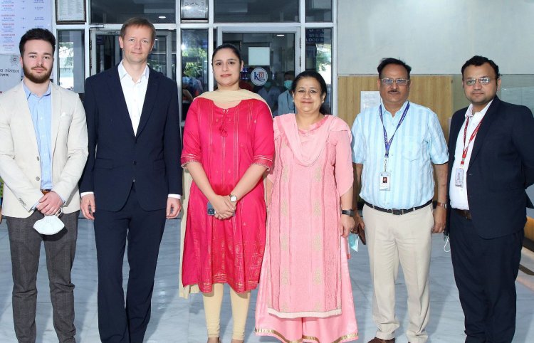 डचलैण्ड जर्मनी के एडवेक्टम समूह की टीम पहुंची कैलाश हॉस्पिटल 