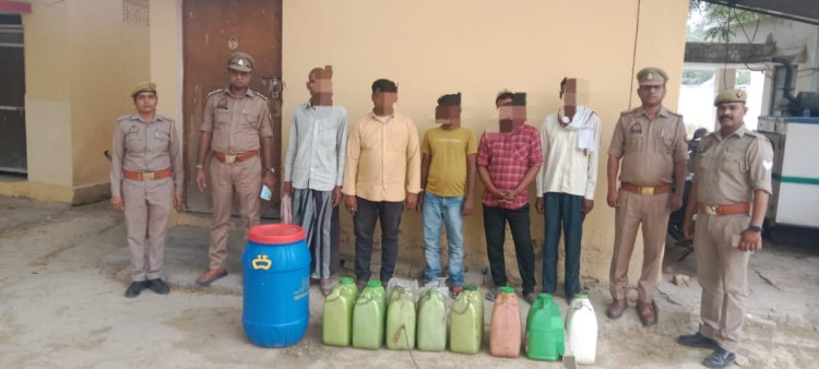 एक सौ चालीस लीटर ताड़ी के साथ पांच गिरफ्तार 