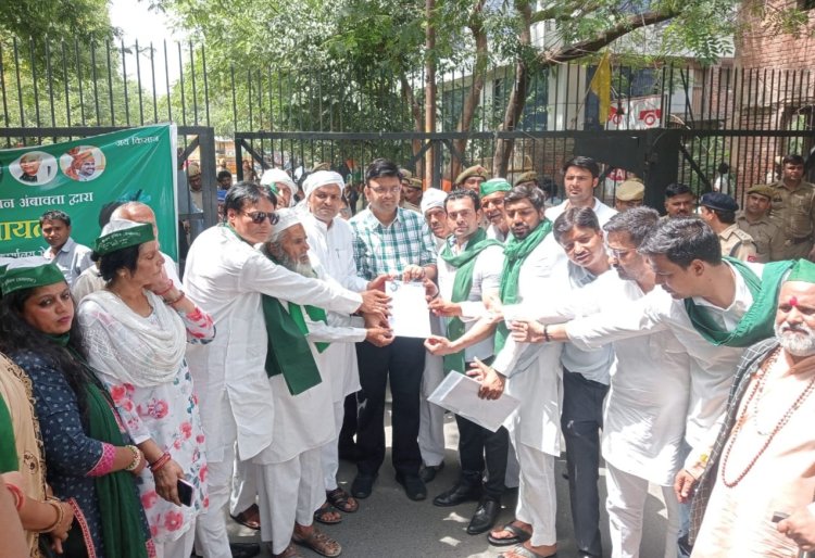 नोएडा प्राधिकरण पर भाकियू अंबावता का जोरदार प्रदर्शन