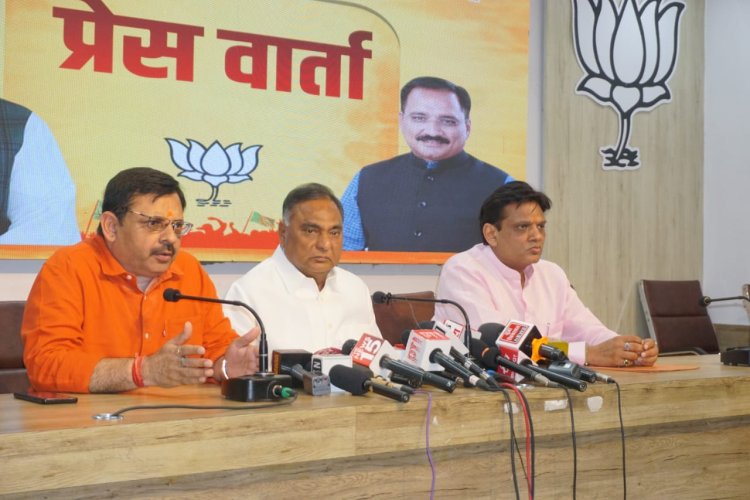 Transport Department of Delhi Government is involved in a scam of 500 crores of panic button