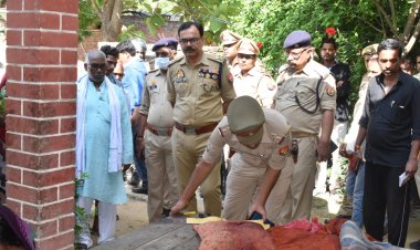 बरामदे मे सो रहे वृद्ध की हत्या, मौके पर पहुंचे एसपी