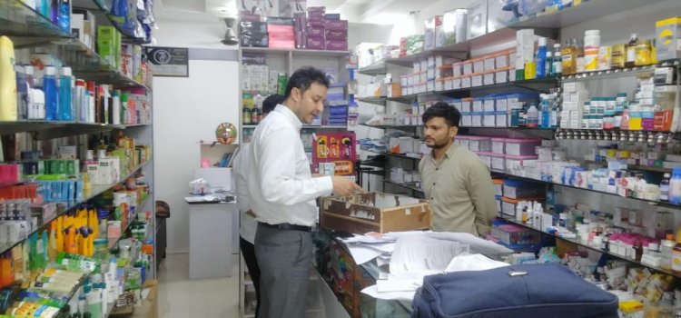 औषधि निरीक्षक वैभव बब्बर ने किया मेट्रो हॉस्पिटल में ब्लड सेंटर का निरीक्षण