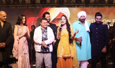 गदर 2 के संगीत के भव्य जश्न में सनी देओल, अमीषा पटेल, उत्कर्ष शर्मा और सिमरत कौर के साथ पूरी स्टारकास्ट ने मचाया गदर