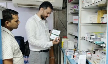 औषधि निरीक्षक ने जिम्स ग्रेटर नोएडा कैंपस स्तिथ दो मेडिकल स्टोर का निरीक्षण कर 3 नमूने किए संगृहीत