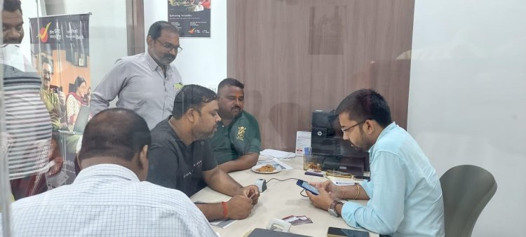 गाजीपुर प्रेस क्लब ने कराया अपने सदस्यों का दस लाख का दुर्घटना बीमा 