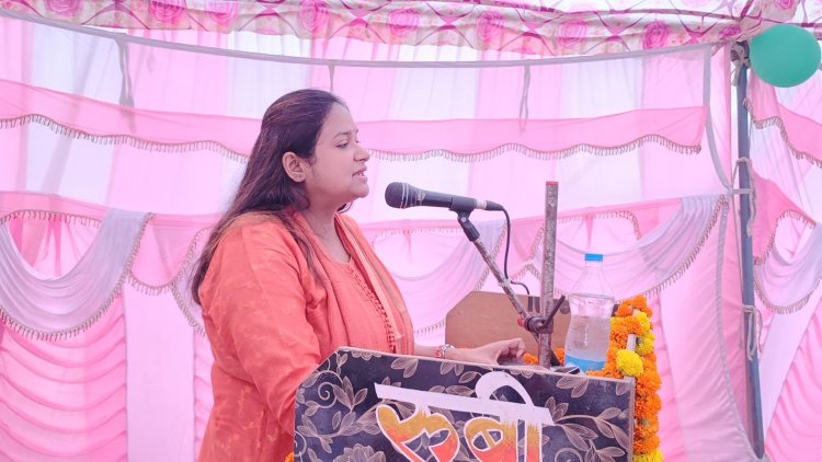शहीदों के खून से सिंचित गांव की मिट्टी को किया गया कलश में अर्पित 